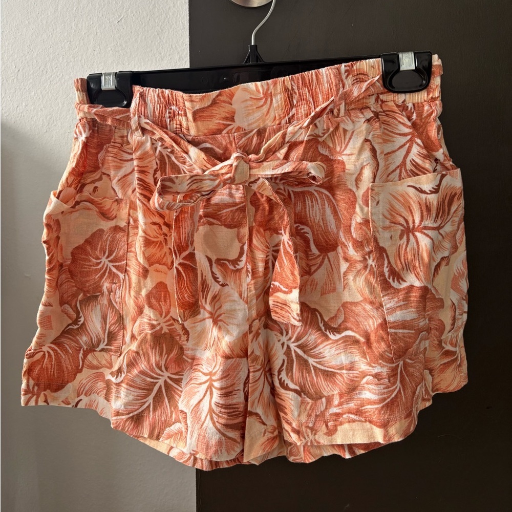 Forever 21 Tropical Leaf Print Belted Shorts - Peach/Multi - Size Medium - Picture 2 of 4